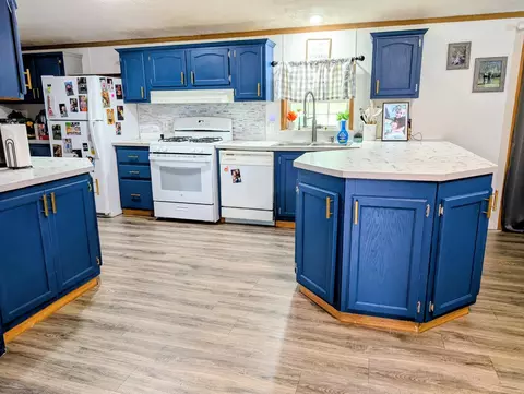 Kitchen - 21165 Eagle Dr, Osakis, MN 56360 photo 4 of 8