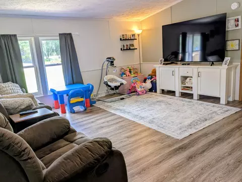 Living - 21165 Eagle Dr, Osakis, MN 56360 photo 3 of 3