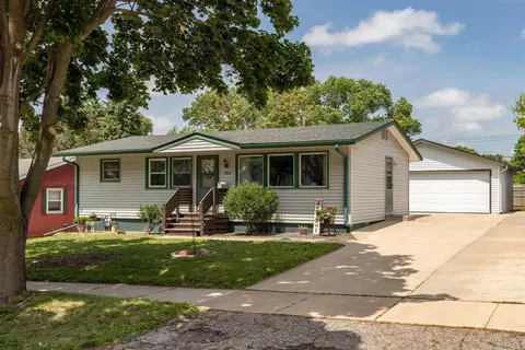 1823 18 12 St NW, Rochester, MN 55901
