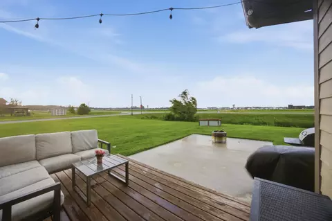 Exterior - 90 6th St E, Horace, ND 58047 photo 5 of 9