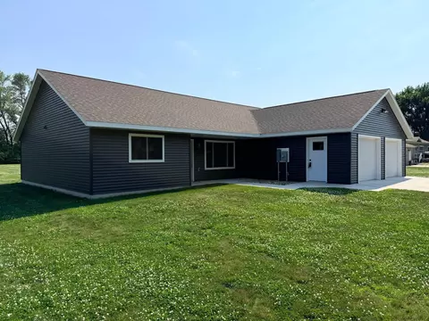 141 Washington St, Walnut Grove, MN 56180