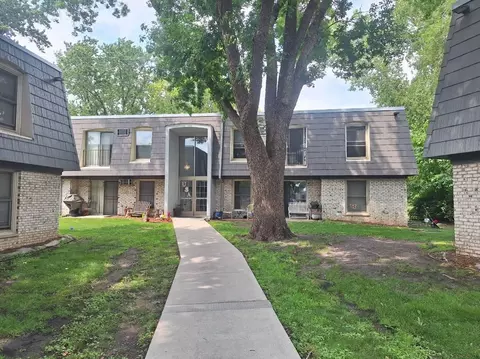 709 11th Ave S #5, Minneapolis, MN 55415