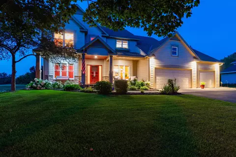 10610 Pinnacle Way, Woodbury, MN 55129