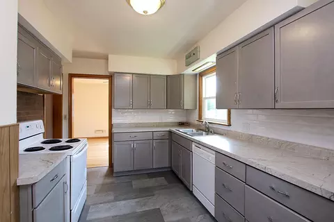 230 Main St, Green Isle, MN 55338
