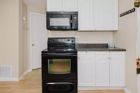 Kitchen - 924 3rd Ave NE, Brainerd, MN 56401 photo 3 of 3