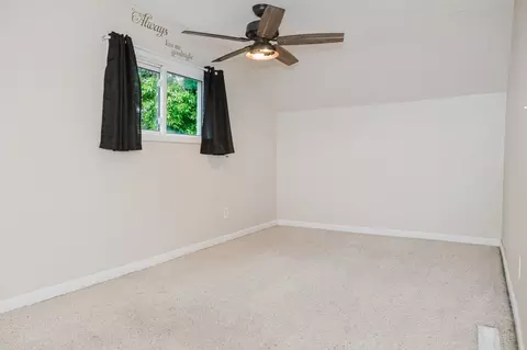 Bedroom - 924 3rd Ave NE, Brainerd, MN 56401 photo 2 of 4