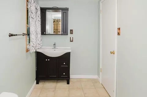 Bath - 924 3rd Ave NE, Brainerd, MN 56401 photo 3 of 3