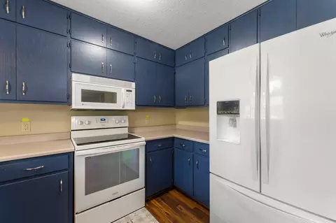 Kitchen - 522 3rd St, Mora, MN 55051 photo 5 of 5