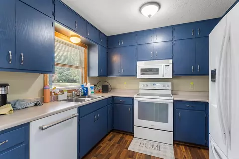 Kitchen - 522 3rd St, Mora, MN 55051 photo 3 of 5