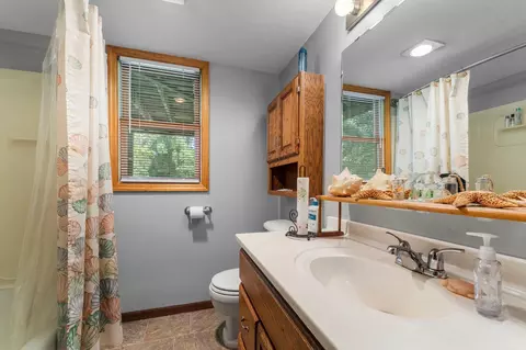 Bath - 522 3rd St, Mora, MN 55051 photo 3 of 3