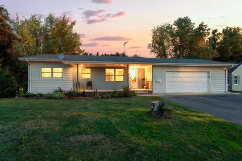 Exterior - 522 3rd St, Mora, MN 55051 photo 4 of 16