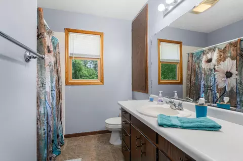 Bath - 522 3rd St, Mora, MN 55051 photo 1 of 3