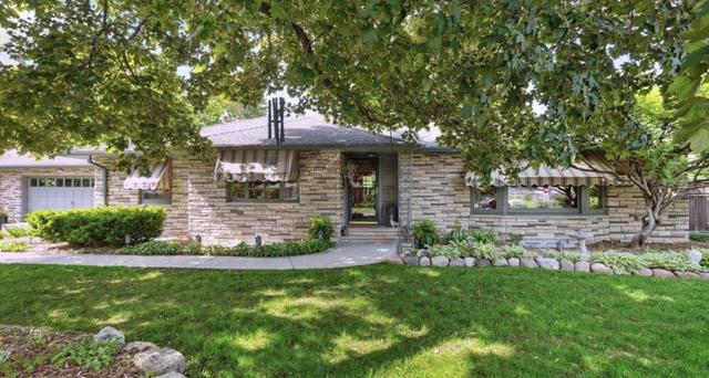 5004 Yvonne Ter, Edina, MN 55436