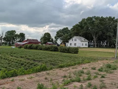 21509 600th Ave, Wells, MN 56097