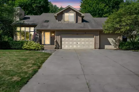 7600 Eileen St, Eden Prairie, MN 55346