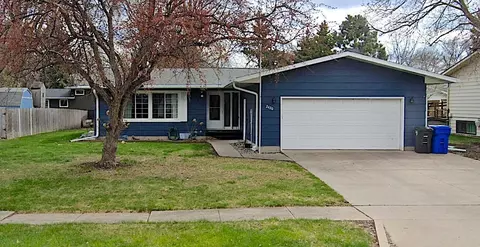 2420 W Country Club Dr S, Fargo, ND 58103