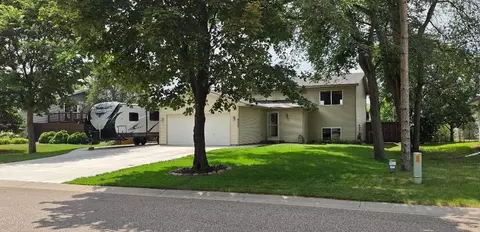 9430 Hale Ave S, Cottage Grove, MN 55016