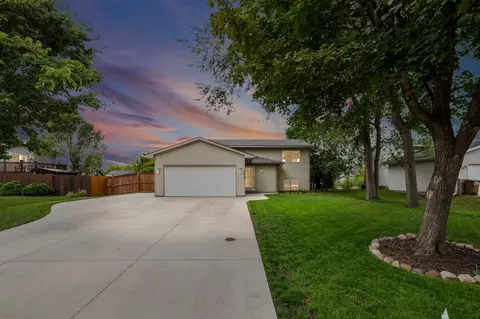 9430 Hale Ave S, Cottage Grove, MN 55016