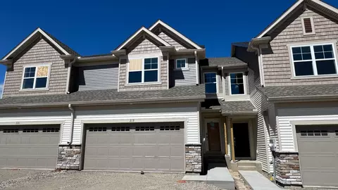 219 Huntington Dr, Waconia, MN 55387