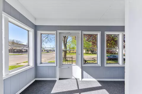 Exterior - 727 2nd St NW, Faribault, MN 55021 photo 8 of 10
