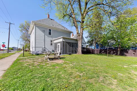 Exterior - 727 2nd St NW, Faribault, MN 55021 photo 5 of 10