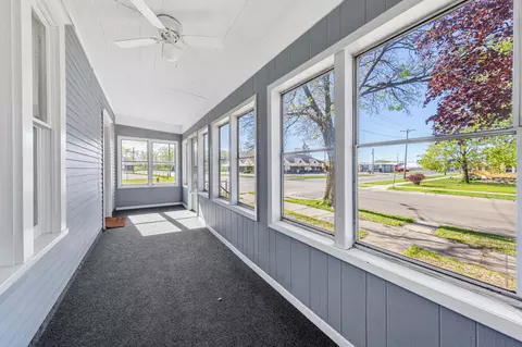 Exterior - 727 2nd St NW, Faribault, MN 55021 photo 9 of 10