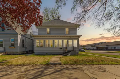 Exterior - 727 2nd St NW, Faribault, MN 55021 photo 2 of 10