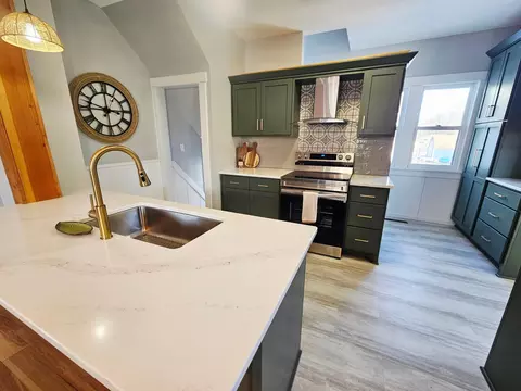 Kitchen - 914 N 4th St, Montevideo, MN 56265 photo 1 of 5