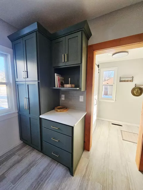 Kitchen - 914 N 4th St, Montevideo, MN 56265 photo 5 of 5