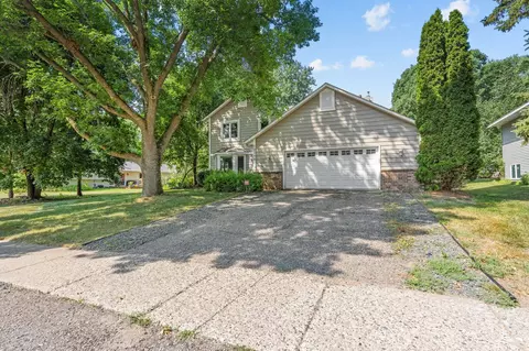 10298 Mooer Ln, Eden Prairie, MN 55347