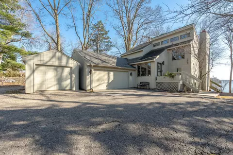 24150 E Cedar Lake Dr, New Prague, MN 56071