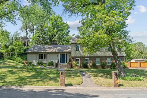 13500 Clinton Pl, Burnsville, MN 55337