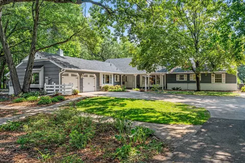 8211 River Acres Rd, Cottage Grove, MN 55016