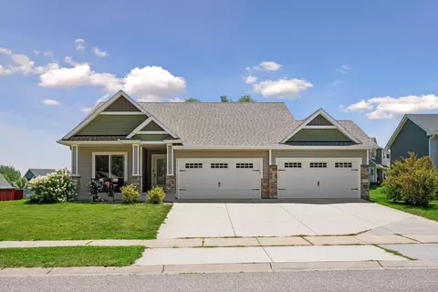 2157 Maple St SW, Howard Lake, MN 55349