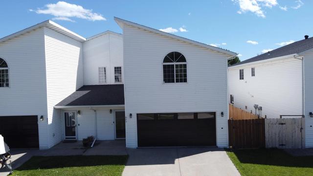 825 12th Ave W, West Fargo, ND 58078