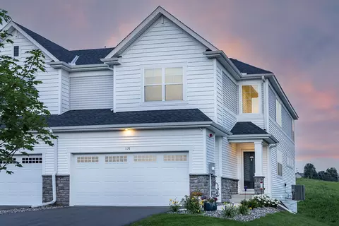 131 Huntington Dr, Waconia, MN 55387
