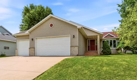 3328 Dorset Ln NW, Rochester, MN 55901