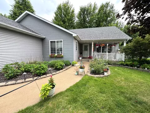 821 Lancer Dr NE, Owatonna, MN 55060