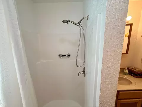 Bath - 11326 Grouse Loop NW, Walker, MN 56484 photo 4 of 5