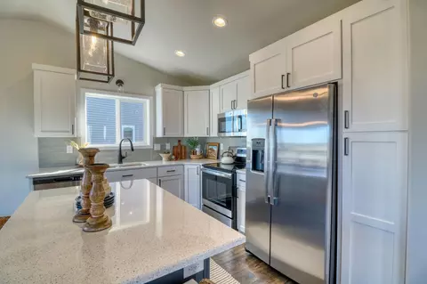 Kitchen - 6807 Belding Dr S, Fargo, ND 58104 photo 4 of 4
