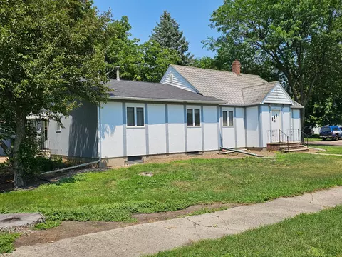 131 E Dineen St, Sanborn, MN 56083