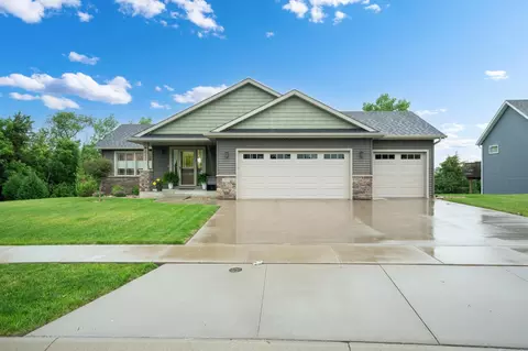3993 Stone Point Dr NE, Rochester, MN 55906