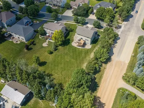 1631 Sparrow Rd, Waconia, MN 55387