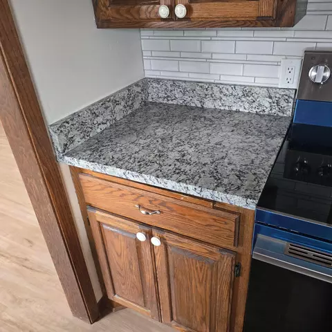 Kitchen - 7050 Pioneer Trl, Greenfield, MN 55357 photo 6 of 8