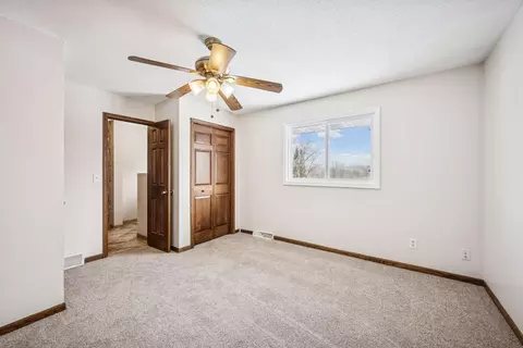 Bedroom - 7050 Pioneer Trl, Greenfield, MN 55357 photo 2 of 6