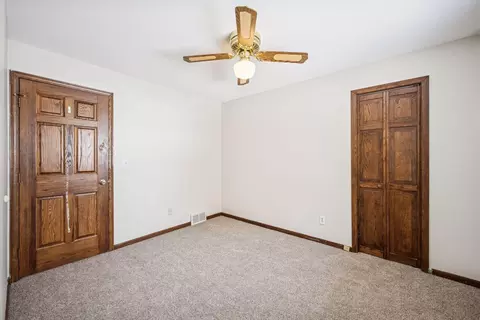 Bedroom - 7050 Pioneer Trl, Greenfield, MN 55357 photo 6 of 6