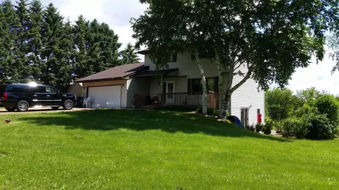 7050 Pioneer Trl, Greenfield, MN 55357