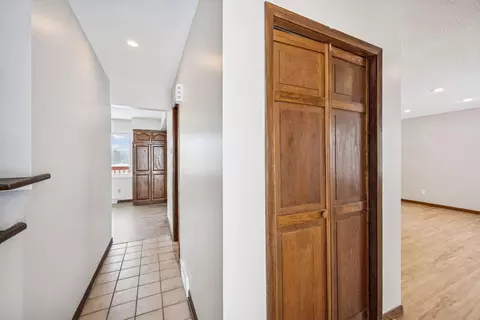 Entry Way - 7050 Pioneer Trl, Greenfield, MN 55357 photo 2 of 2