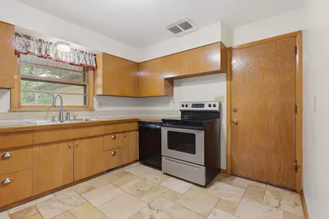 Kitchen - 1625 9th Ave SE, Saint Cloud, MN 56304 photo 2 of 2