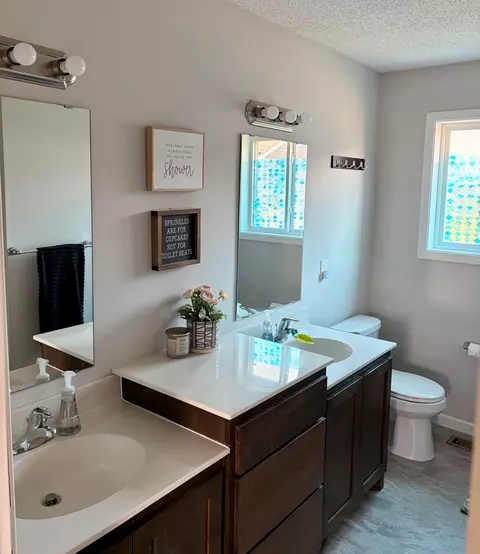 Bath - 404 Cardinal St, Mora, MN 55051 photo 1 of 3